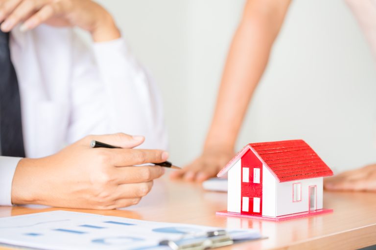 How to Navigate Sugar Land’s Competitive Real Estate Market