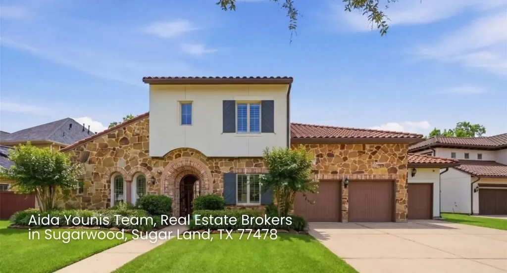 Modern luxury home in Sugarwood TX represented by premier real estate brokers Sugar Land Aida Younis Team. 